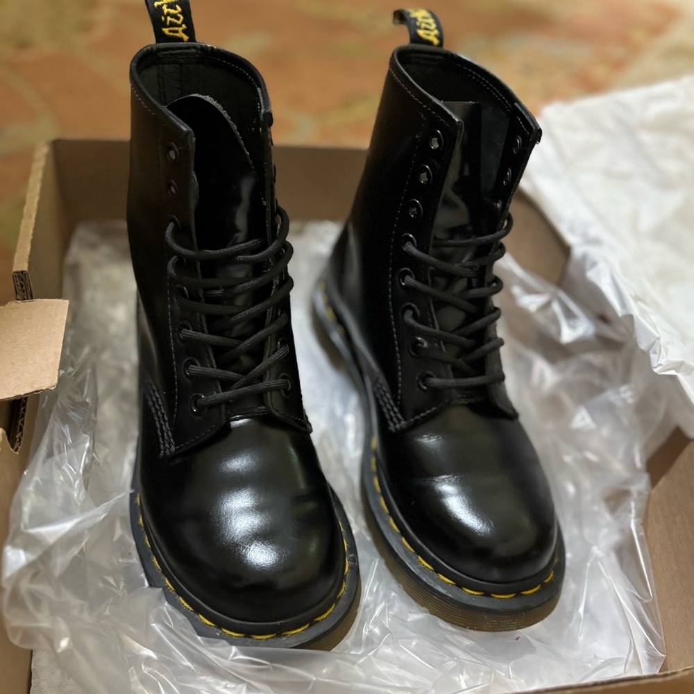 Dr.Martens 1460 Smooth Leather Lace Up Boots — Black Size 5